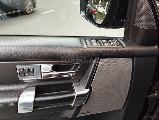 Land Rover Discovery-11