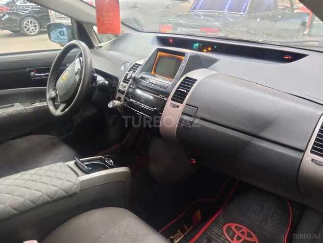 Toyota Prius-4