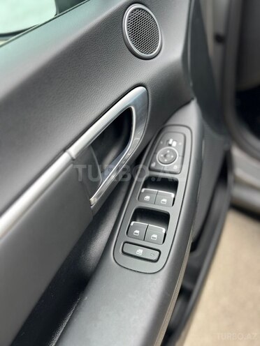 Hyundai Sonata-8