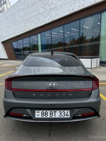 Hyundai Sonata-16
