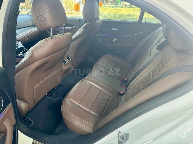 Mercedes E 220 d-10