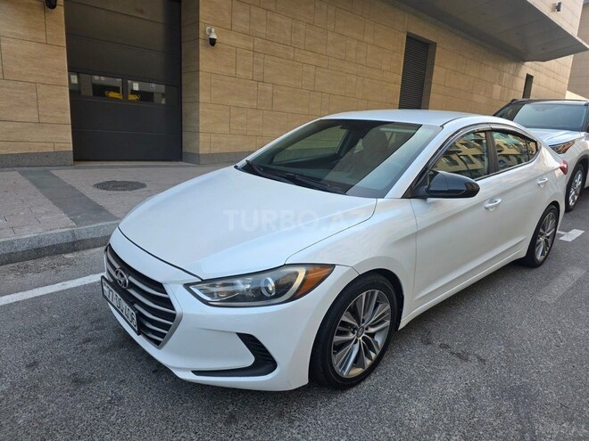 Hyundai Elantra-2