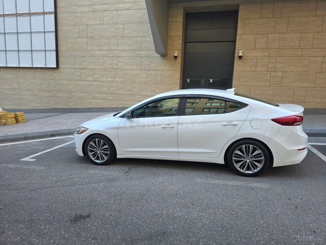 Hyundai Elantra-5