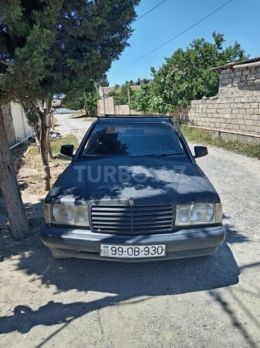 Mercedes 190-1