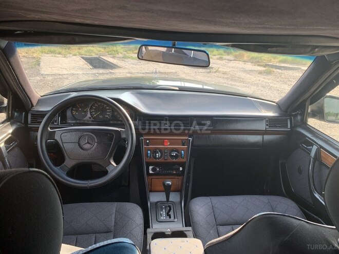 Mercedes E 220-3