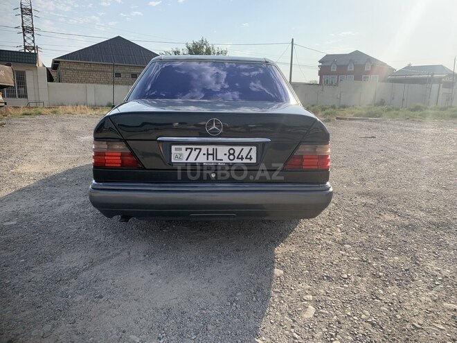 Mercedes E 220-2