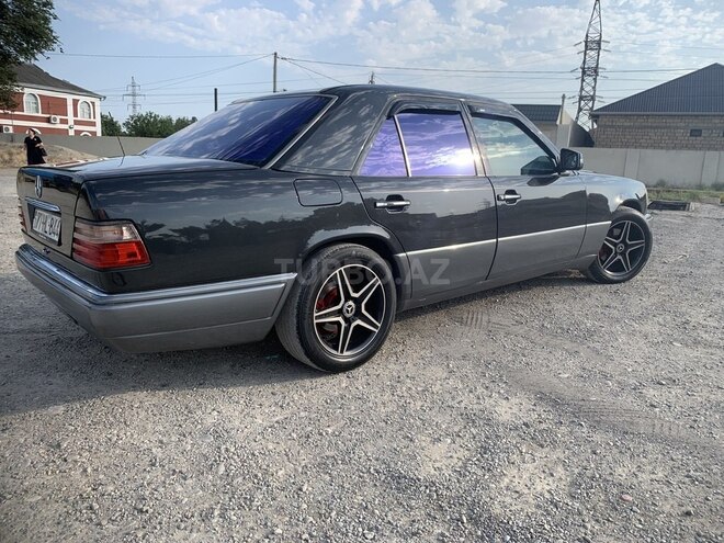 Mercedes E 220-9
