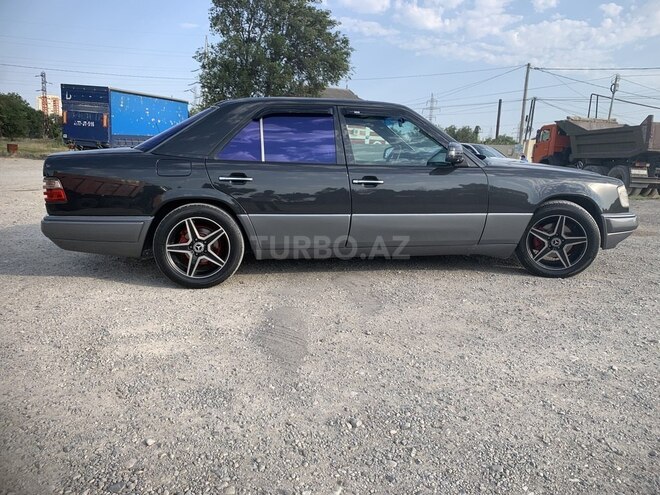 Mercedes E 220-10