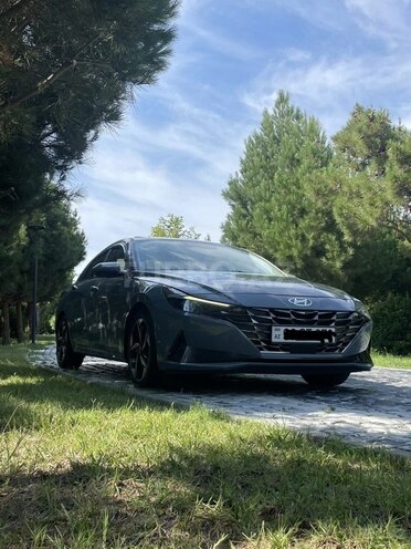 Hyundai Elantra-3