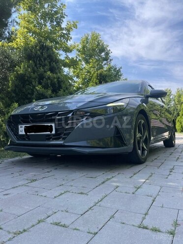 Hyundai Elantra-4