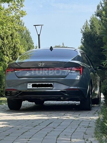 Hyundai Elantra-2