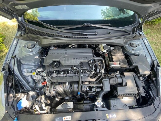 Hyundai Elantra-10