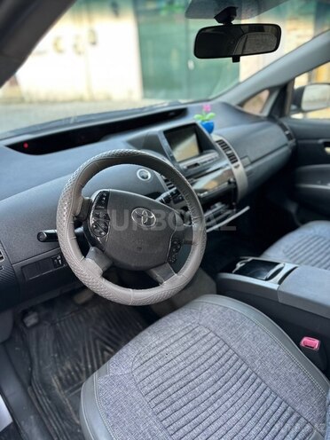 Toyota Prius-4