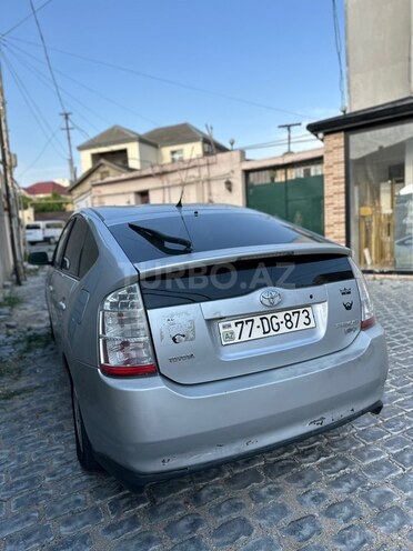 Toyota Prius-2