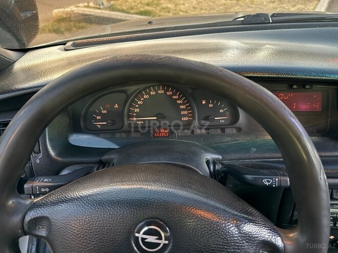 Opel Vectra-8