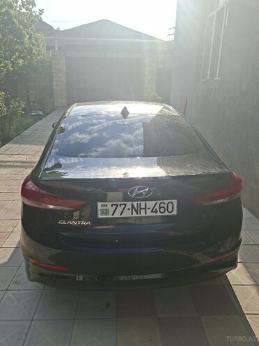Hyundai Elantra-2