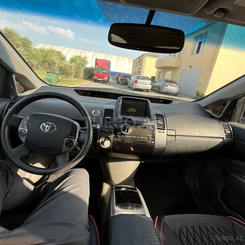 Toyota Prius-4