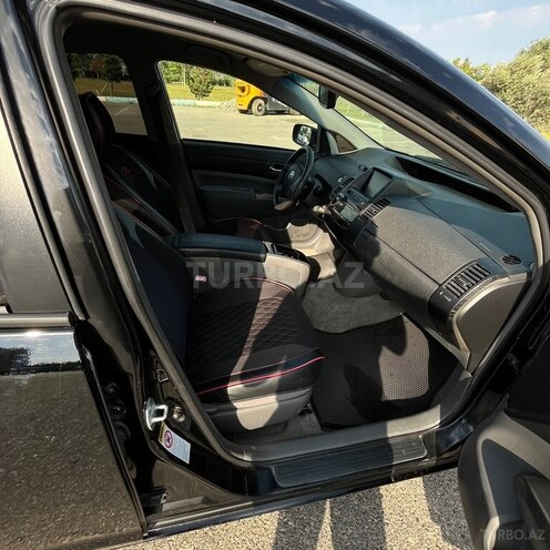 Toyota Prius-17