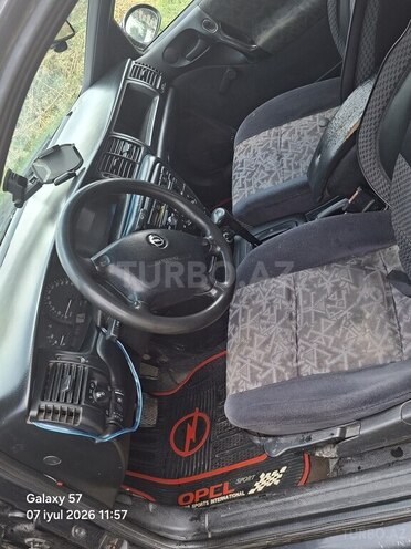 Opel Vectra-7
