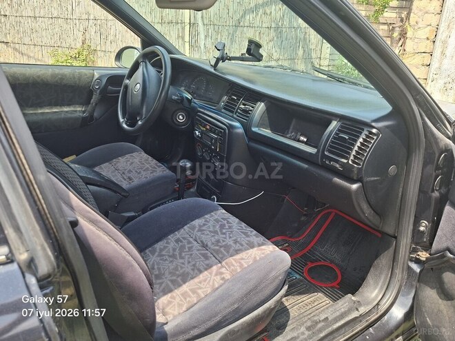 Opel Vectra-9