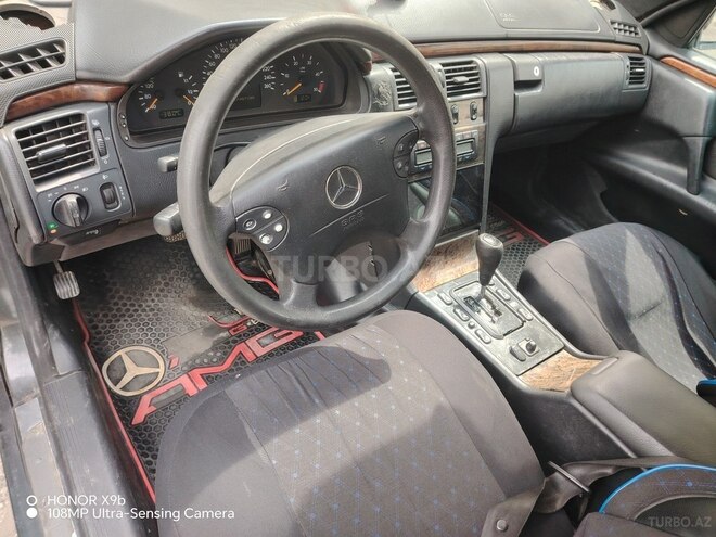 Mercedes E 220-4