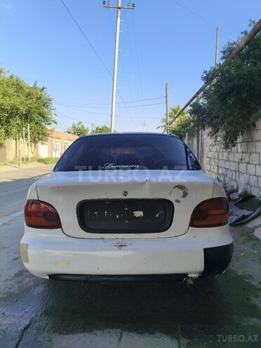 Hyundai Accent-2