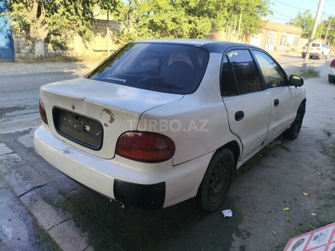 Hyundai Accent-3