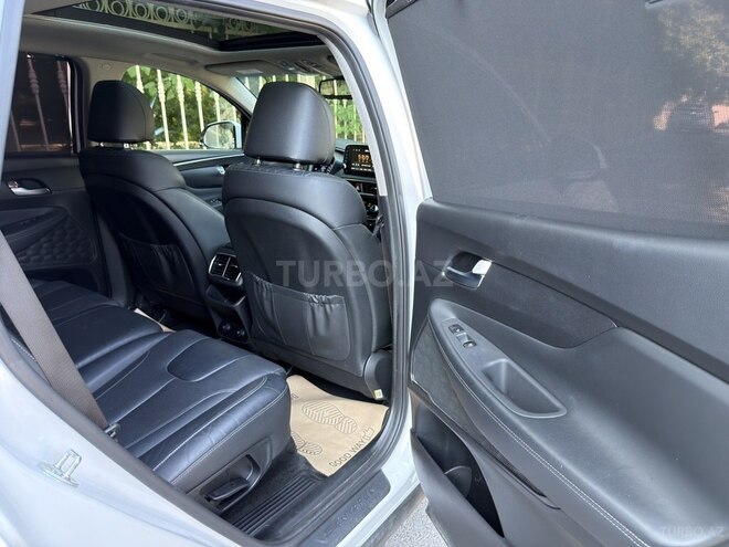 Hyundai Santa Fe-12