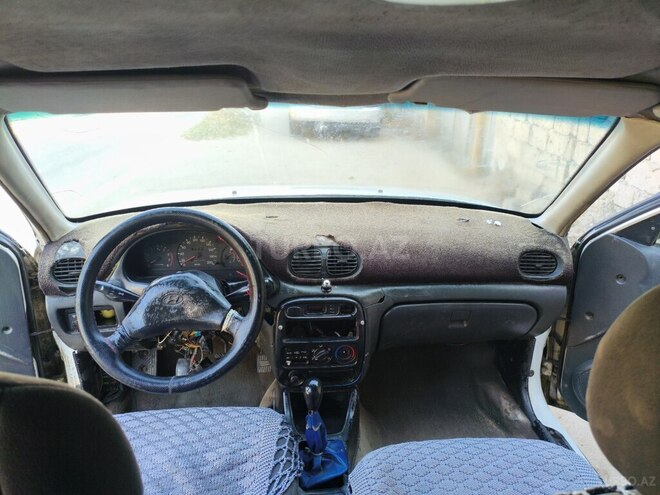 Hyundai Accent-5
