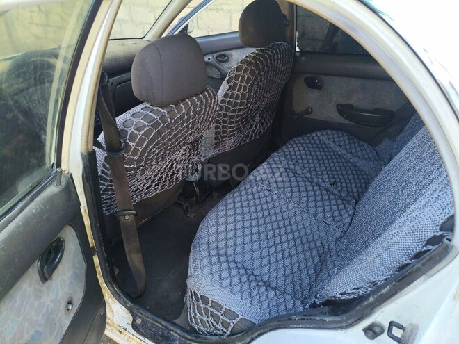 Hyundai Accent-6