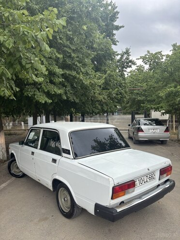 LADA (VAZ) 2107-2