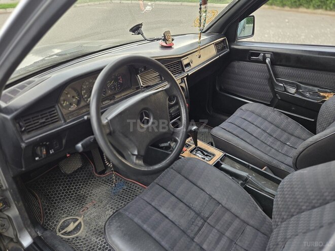 Mercedes 190-11