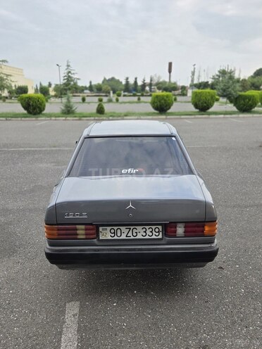 Mercedes 190-8