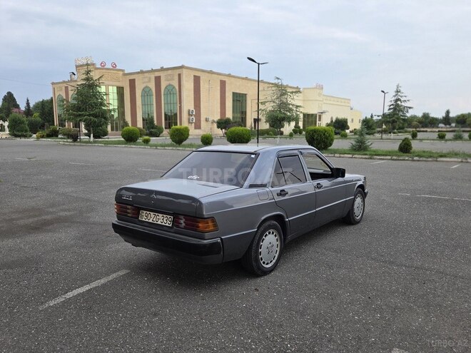 Mercedes 190-7