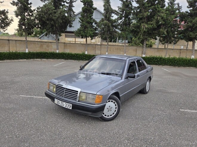 Mercedes 190-1