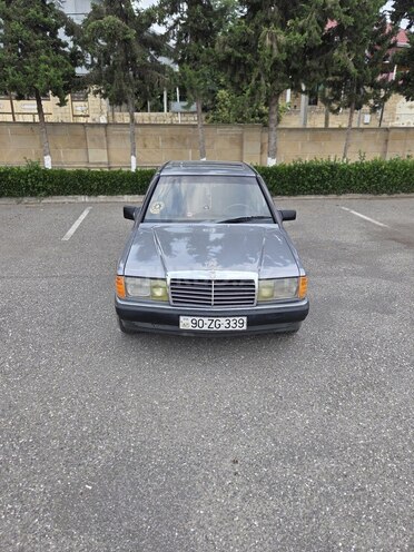 Mercedes 190-2
