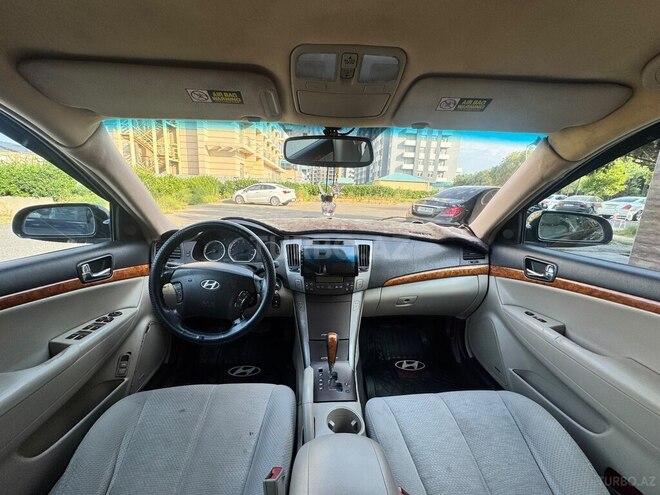 Hyundai Sonata-12