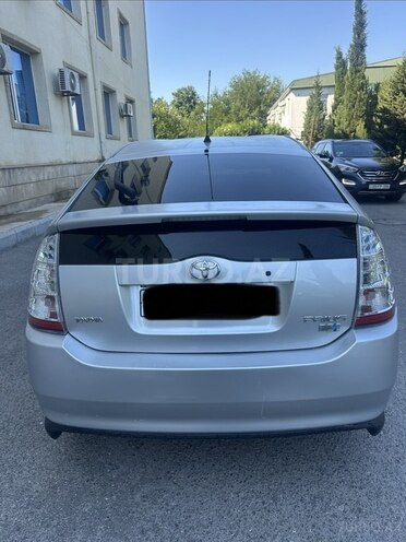 Toyota Prius-5