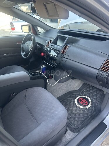 Toyota Prius-9