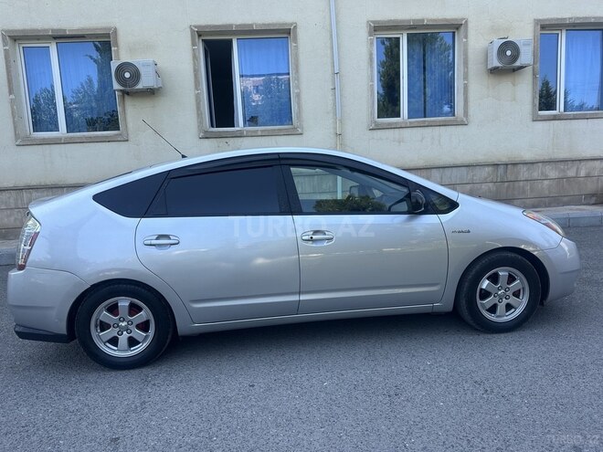 Toyota Prius-4