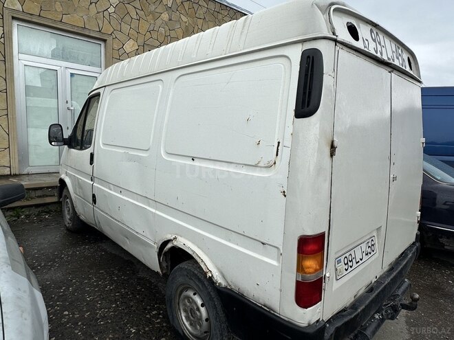 Ford Transit-2