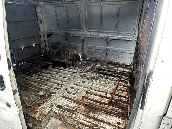 Ford Transit-4