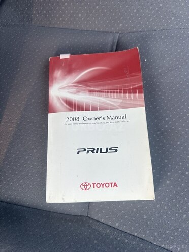 Toyota Prius-11