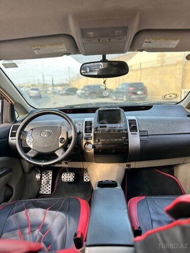 Toyota Prius-5