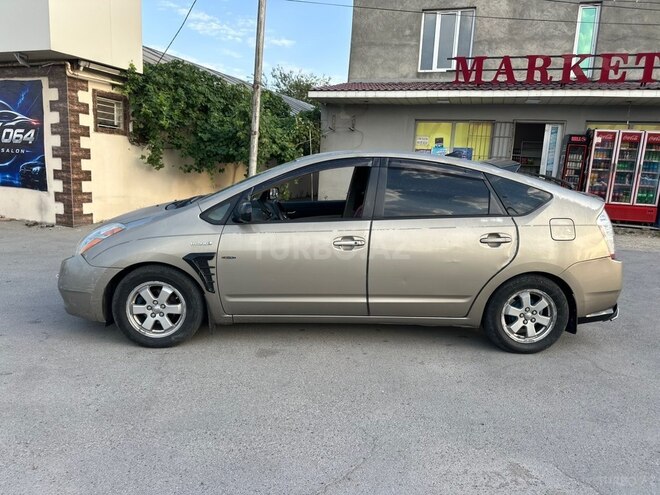 Toyota Prius-4