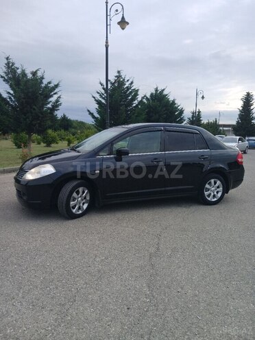 Nissan Tiida-4