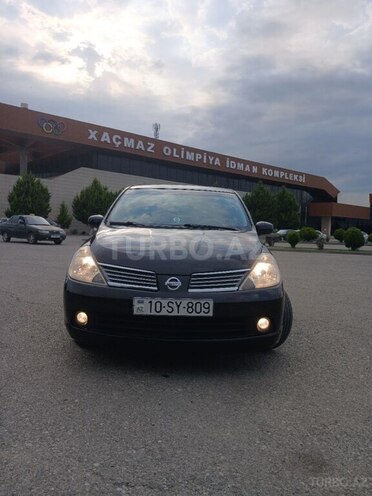 Nissan Tiida-1