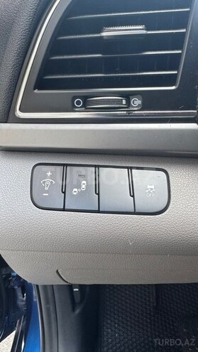Hyundai Elantra-8