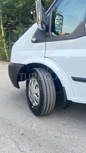 Ford Transit-15