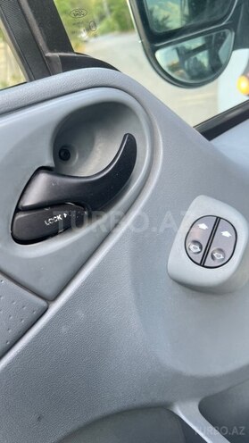 Ford Transit-11